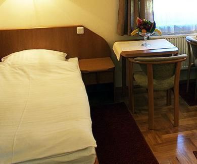 Отель Hotel Bielany Беляны-Вроцлавске-39